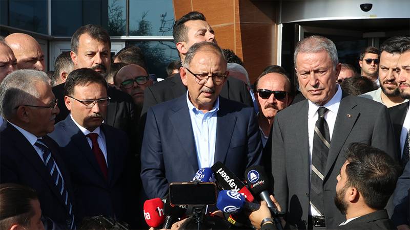 Mehmet Özhaseki aktif siyaseti bıraktığını açıkladı