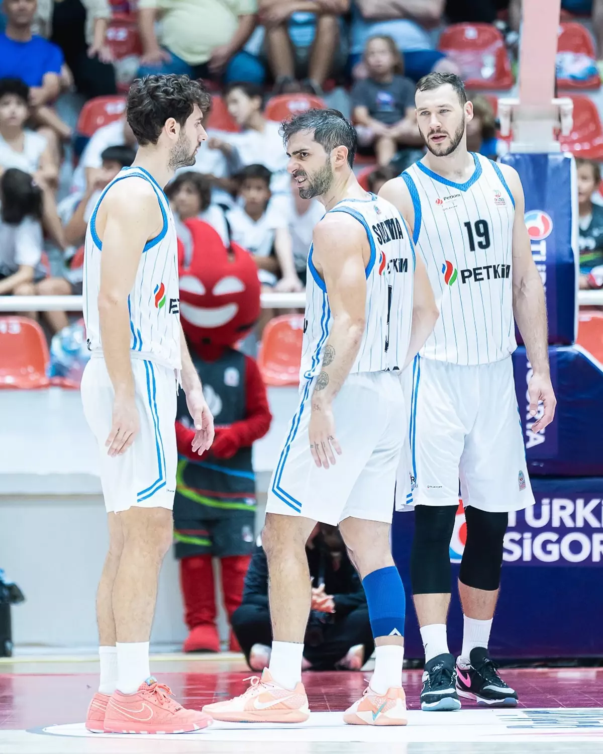 aliaga petkimspor fiba europe cupta csm corona brasovu agirliyor iPNI7Vqf.jpg