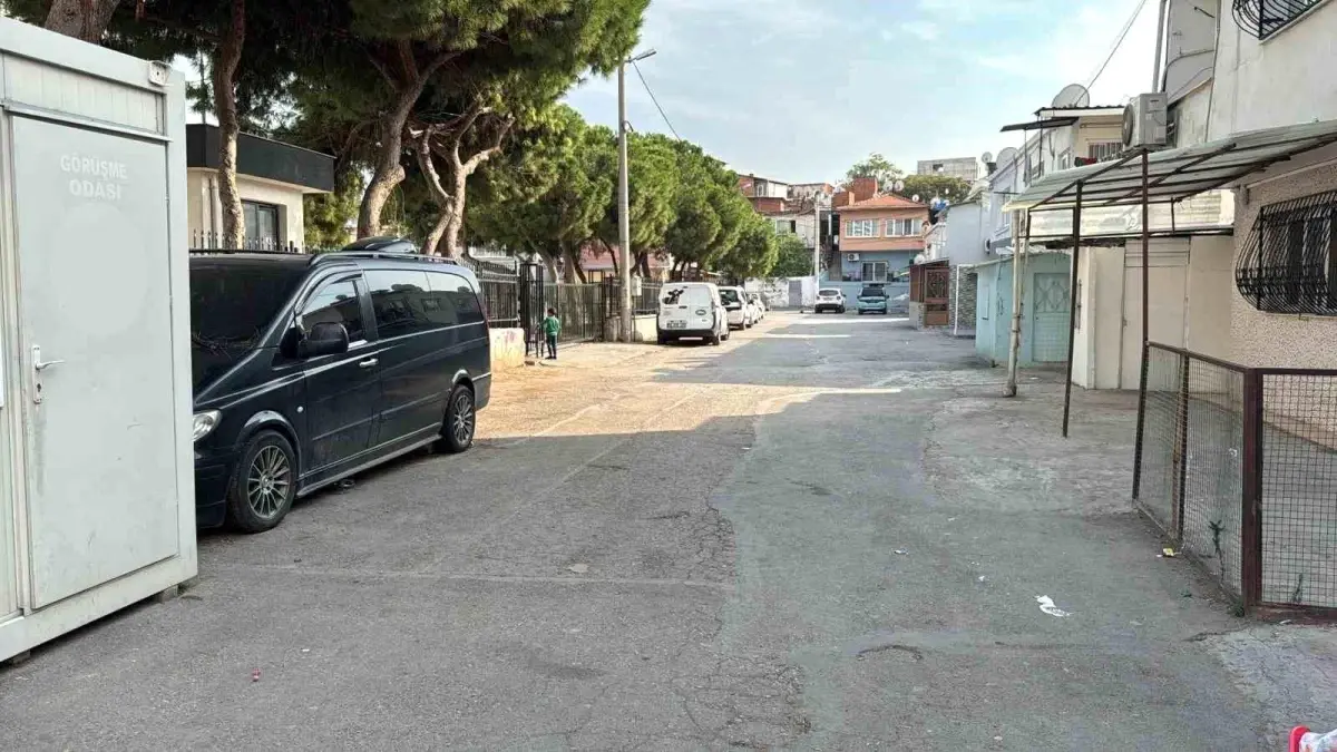 izmirde bicakli saldiri kadin hayatini kaybetti pDQTvg7k.jpg