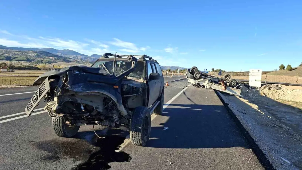 kutahyada trafik kazasi 4 yarali IW5U1p1Z.jpg