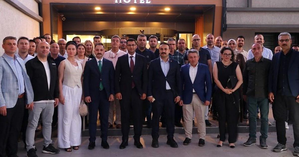 Erzincan Adliyesi’nde tayini çıkan başsavcı ve savcılara veda