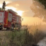 Alev alan tir lastigi tarlaya sicramadan sonduruldu RE7mnyWN